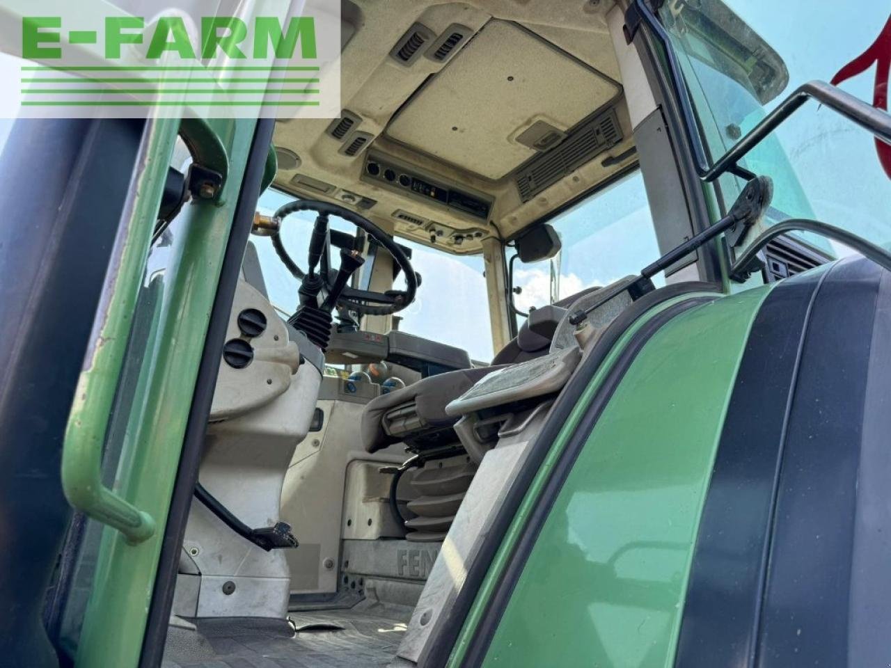 Traktor типа Fendt 818 vario tms ( destockage ), Gebrauchtmaschine в Ytrac (Фотография 7)