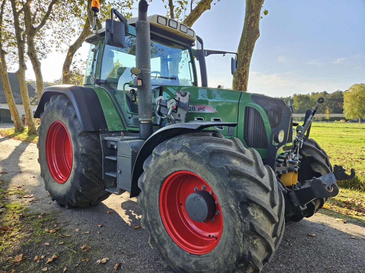 Traktor of the type Fendt 820 Com3 Vario TMS 8700h., Gebrauchtmaschine in Bergen op Zoom (Picture 3)