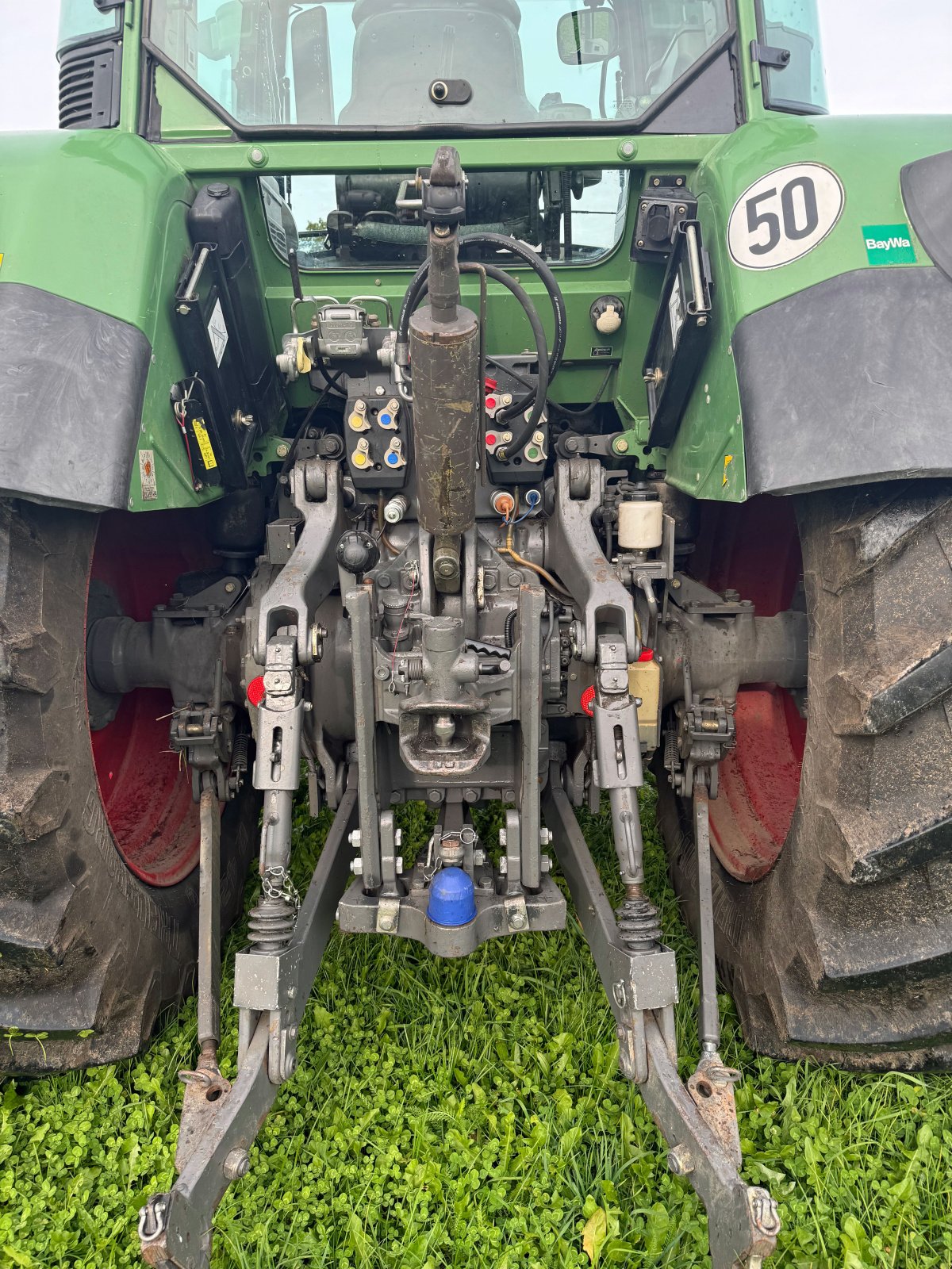 Traktor Türe ait Fendt 820 Vario mit Frontlader, Gebrauchtmaschine içinde Geretsried (resim 9)