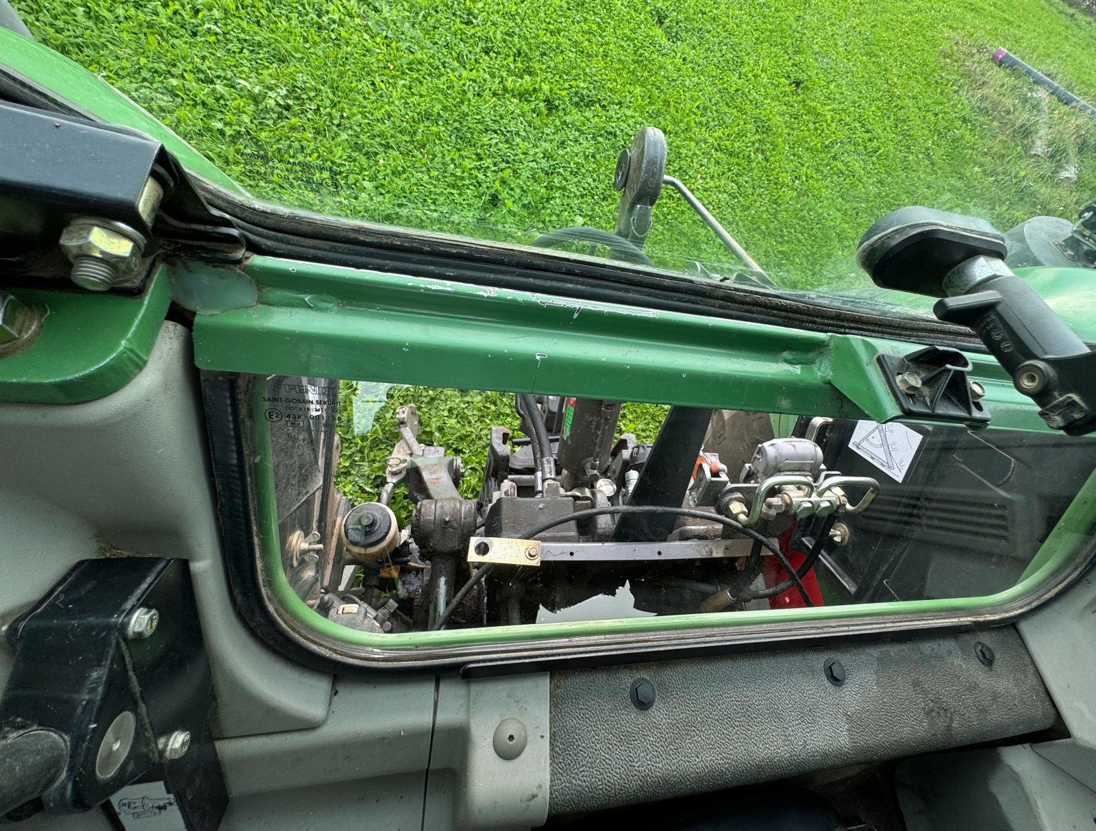 Traktor of the type Fendt 820 Vario mit Frontlader, Gebrauchtmaschine in Geretsried (Picture 18)