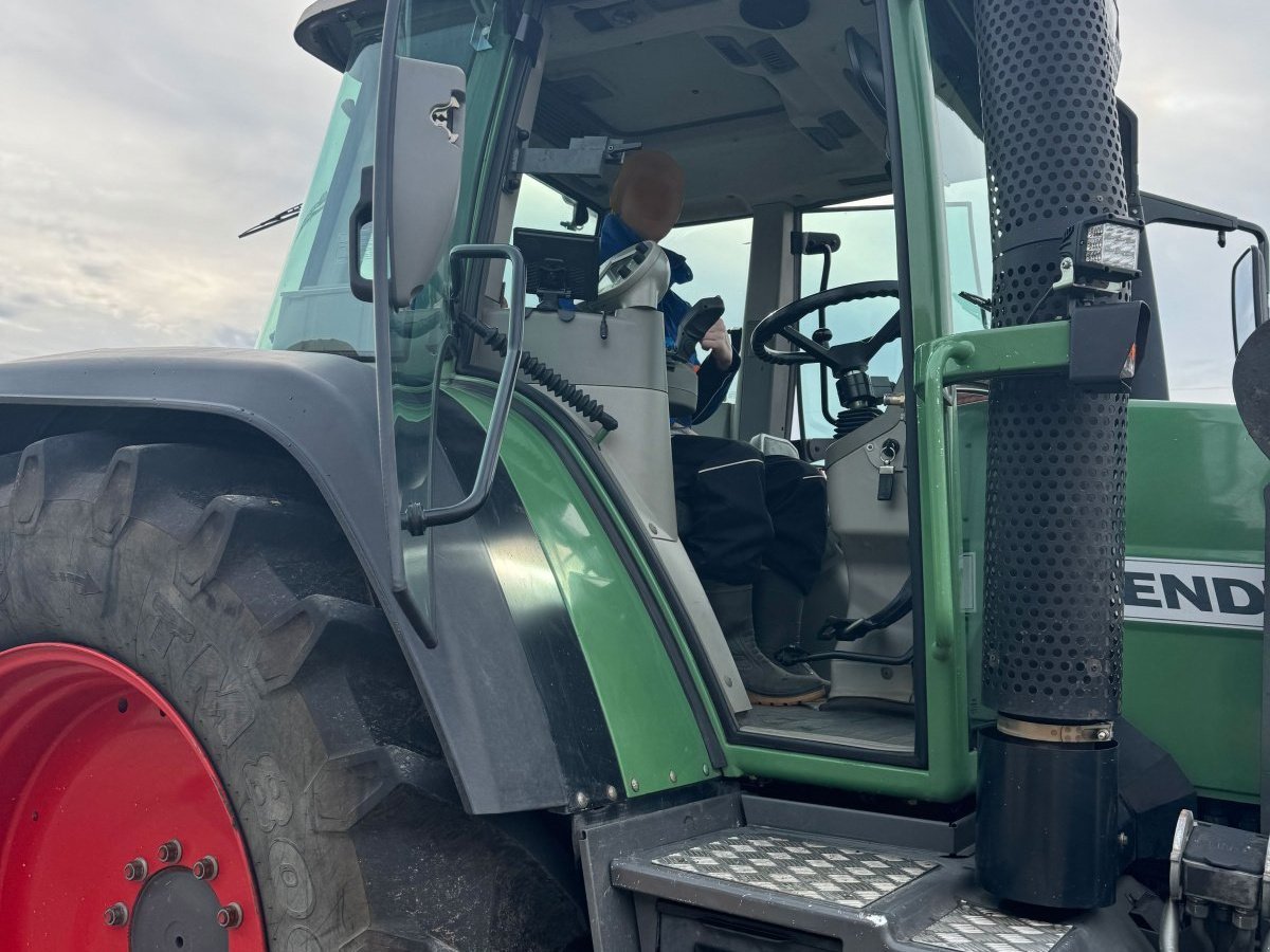 Traktor του τύπου Fendt 820 Vario mit Frontlader, Gebrauchtmaschine σε Geretsried (Φωτογραφία 10)