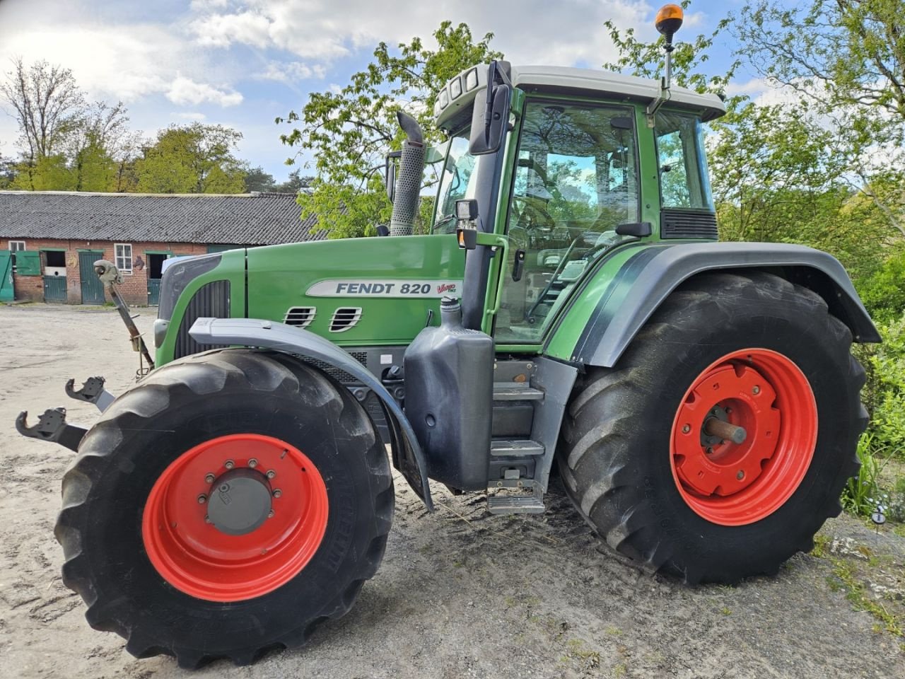 Traktor του τύπου Fendt 820 Vario TMS ( 716 718 818 ), Gebrauchtmaschine σε Bergen op Zoom (Φωτογραφία 1)