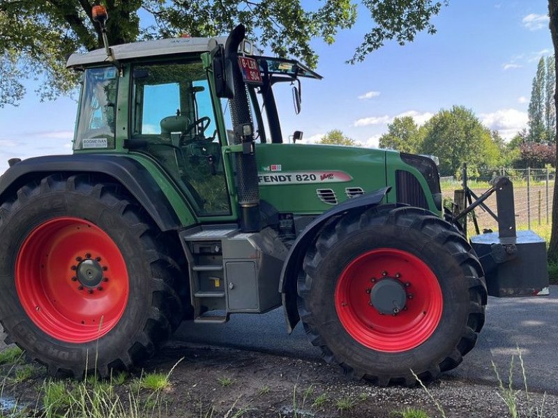 Traktor типа Fendt 820 VARIO / TMS, Gebrauchtmaschine в Hapert