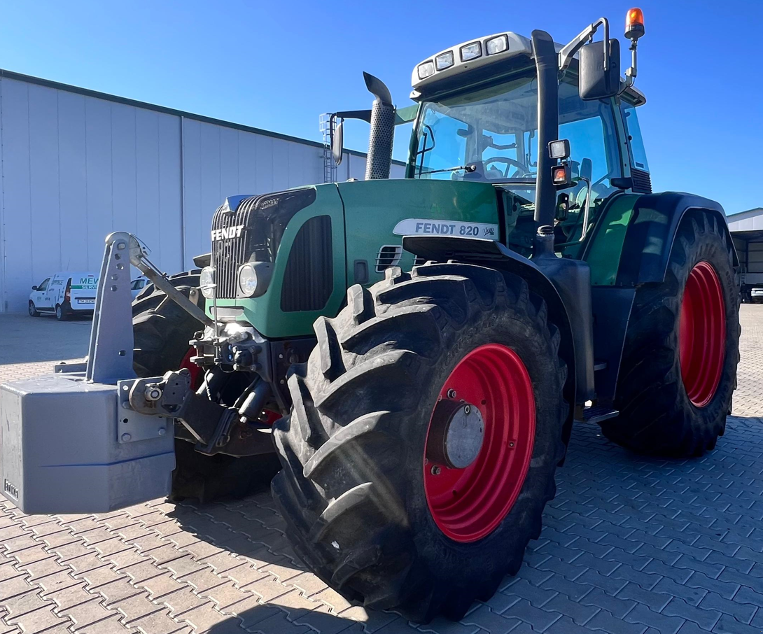 Traktor des Typs Fendt 820 Vario, Gebrauchtmaschine in Orţişoara (Bild 1)