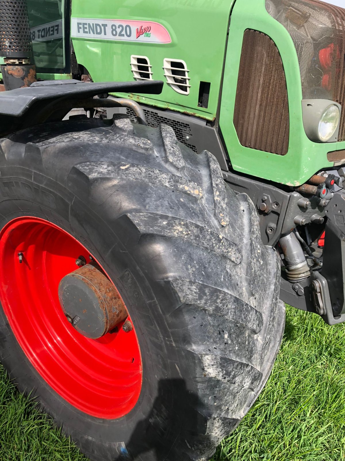 Traktor des Typs Fendt 820 Vario, Gebrauchtmaschine in Hiltenfingen (Bild 3)