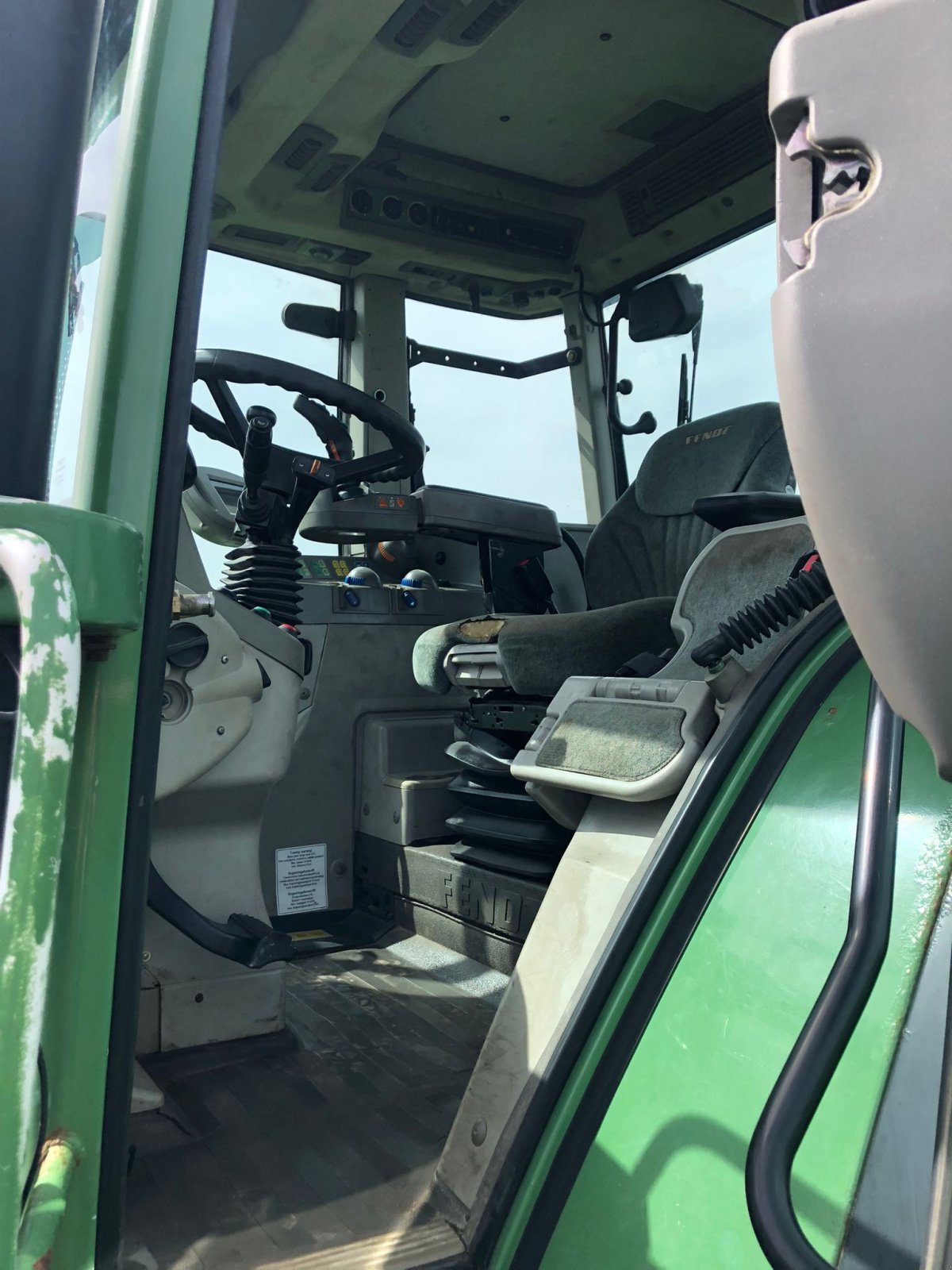 Traktor typu Fendt 820 Vario, Gebrauchtmaschine w Hiltenfingen (Zdjęcie 14)