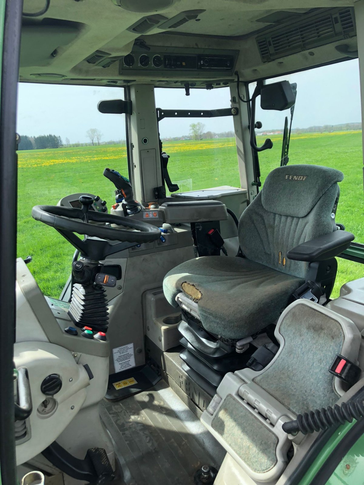 Traktor del tipo Fendt 820 Vario, Gebrauchtmaschine In Hiltenfingen (Immagine 16)