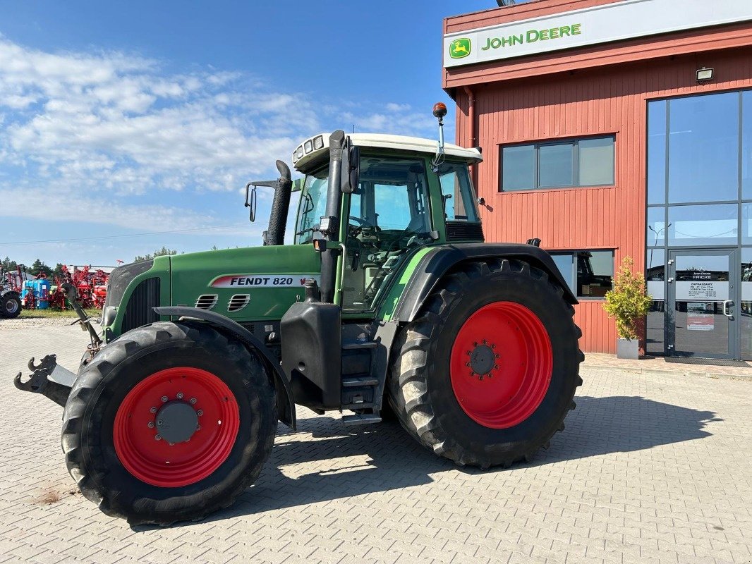 Traktor Türe ait Fendt 820 VARIO, Gebrauchtmaschine içinde Mrągowo (resim 3)