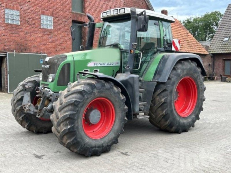 Traktor del tipo Fendt 820 Vario, Gebrauchtmaschine en Düsseldorf (Imagen 1)