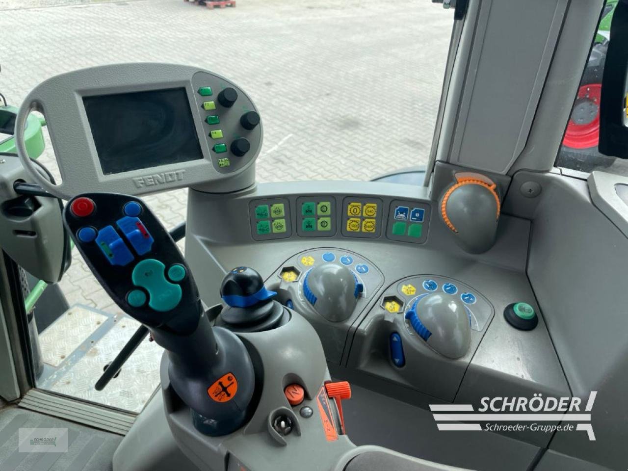 Traktor типа Fendt 820 VARIO, Gebrauchtmaschine в Wildeshausen (Фотография 12)