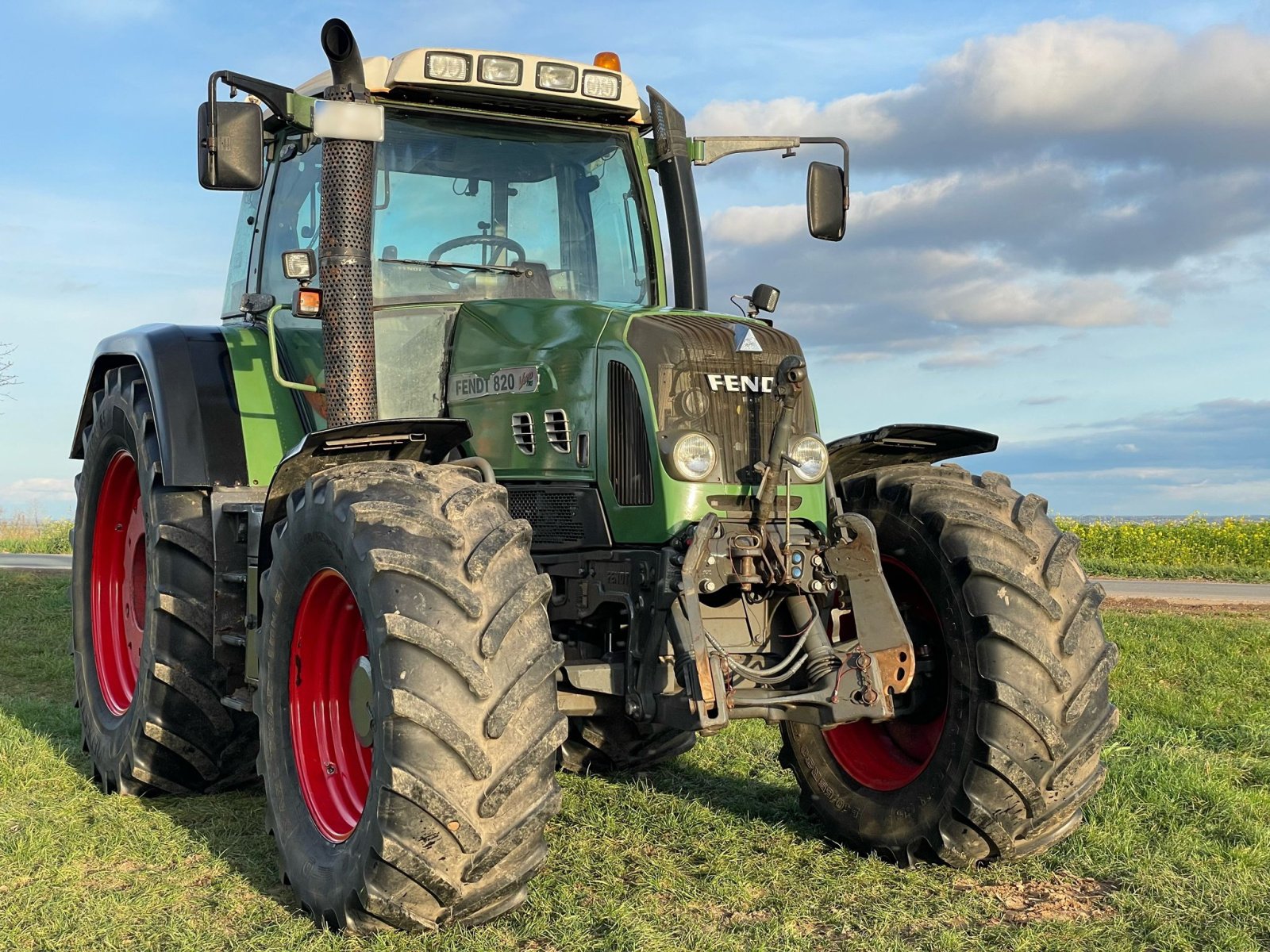 Traktor tip Fendt 820 Vario, Gebrauchtmaschine in Diera-Zehren (Poză 2)