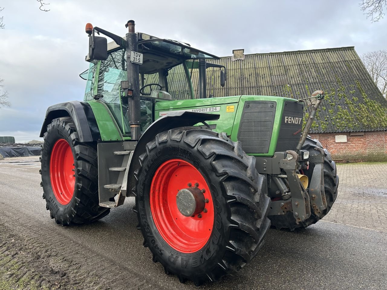 Traktor des Typs Fendt 824 Favorit Turboshift, Gebrauchtmaschine in Rossum (Bild 2)