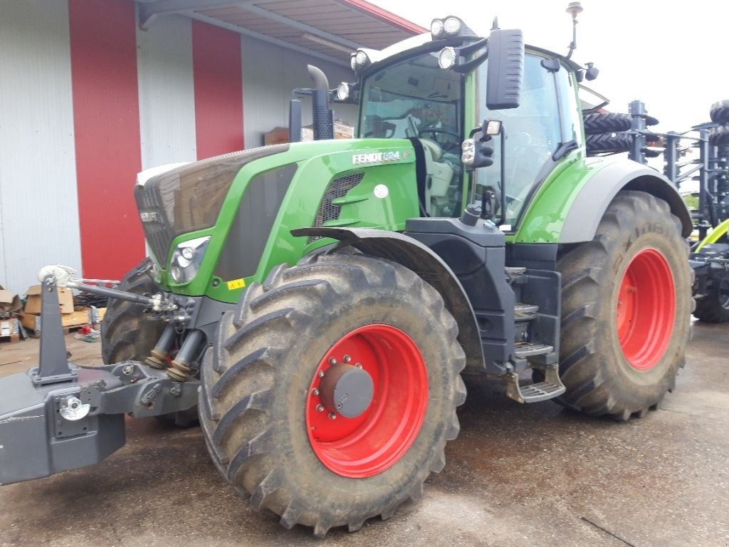 Traktor typu Fendt 824 PROFI +, Gebrauchtmaschine v CHEVILLON  (MAIZEROY) (Obrázok 1)