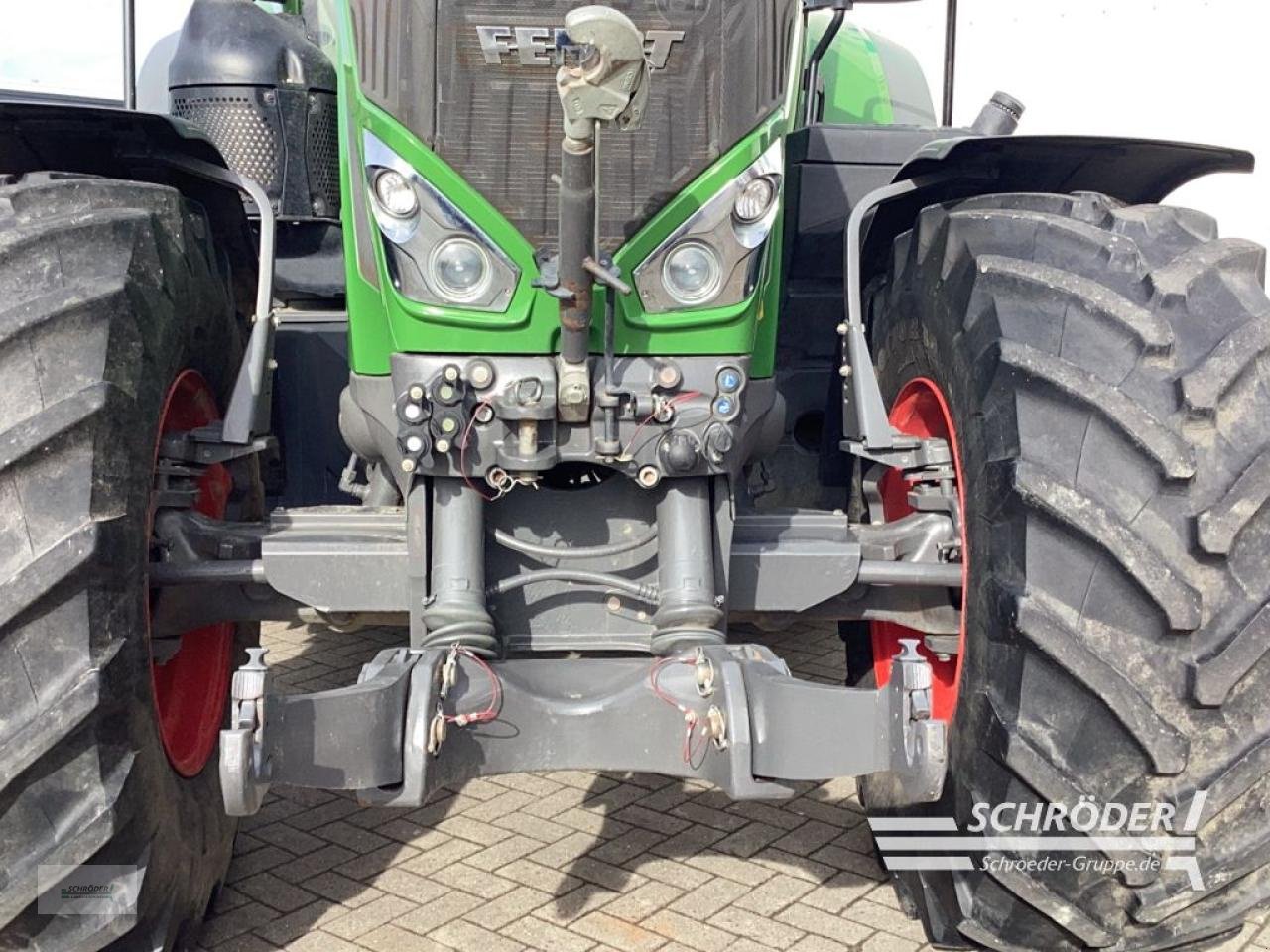 Traktor of the type Fendt 824 S4 PROFI PLUS, Gebrauchtmaschine in Norden (Picture 12)