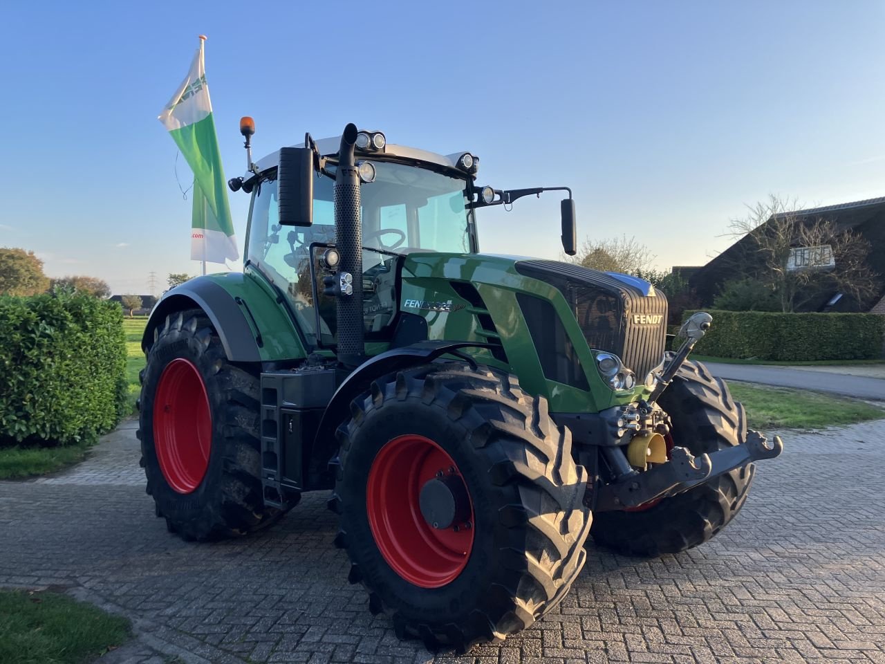 Traktor van het type Fendt 824 scr profiplus, Gebrauchtmaschine in Wapenveld (Foto 3)