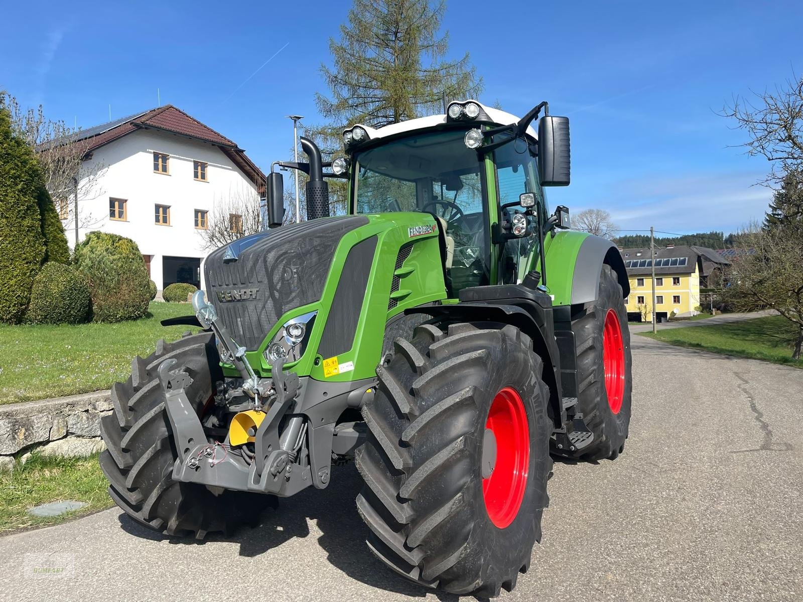 Traktor of the type Fendt 824 Vario ProfiPlus, Neumaschine in Bad Leonfelden (Picture 2)