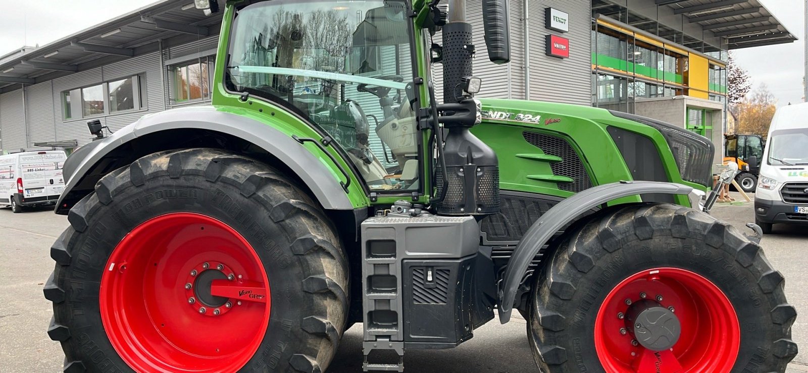 Traktor van het type Fendt 824 Vario ProfiPlus, Gebrauchtmaschine in Donaueschingen (Foto 11)