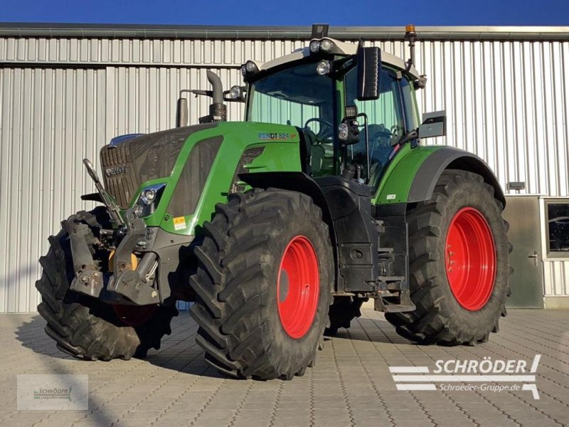 Traktor of the type Fendt 824 VARIO S4 PROFI PLUS, Gebrauchtmaschine in Hemmoor (Picture 1)