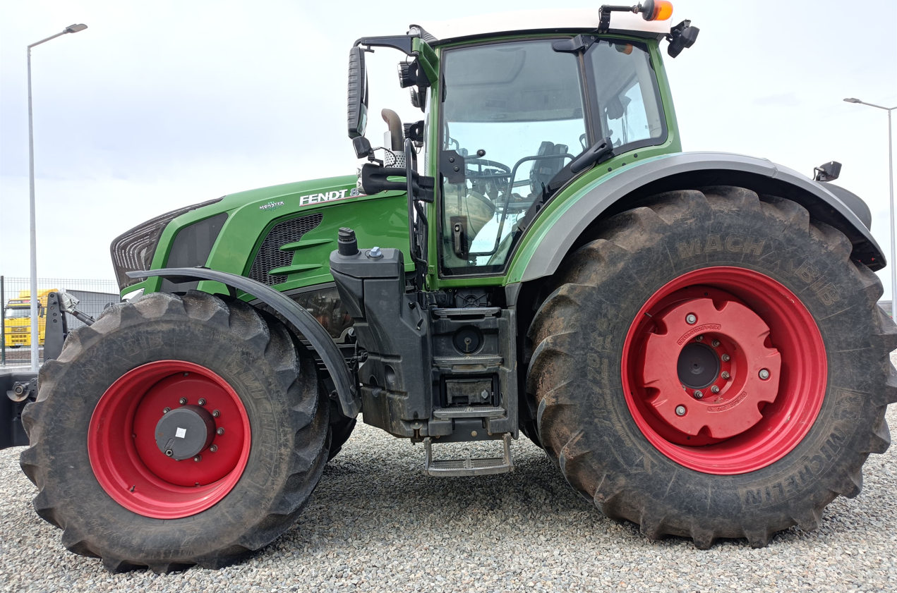 Traktor van het type Fendt 824 Vario S4 Profi, Gebrauchtmaschine in Orţişoara (Foto 3)