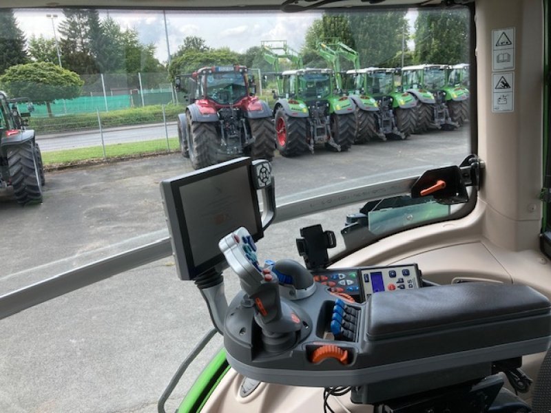 Traktor van het type Fendt 824 Vario S4 ProfiPlus, Gebrauchtmaschine in Hofgeismar (Foto 8)