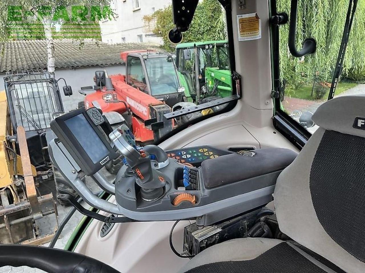 Traktor типа Fendt 824 vario, Gebrauchtmaschine в DAMAS?AWEK (Фотография 14)