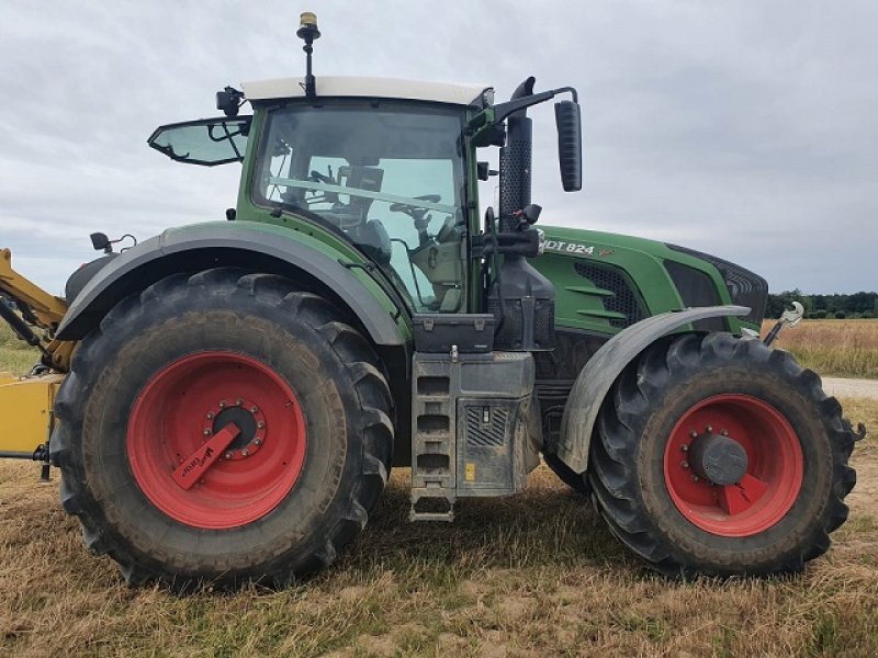 Traktor a típus Fendt 824, Gebrauchtmaschine ekkor: PITHIVIERS Cedex (Kép 2)