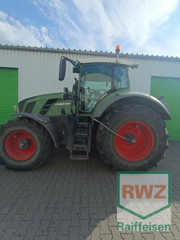 Traktor van het type Fendt 824, Gebrauchtmaschine in Saulheim (Foto 1)