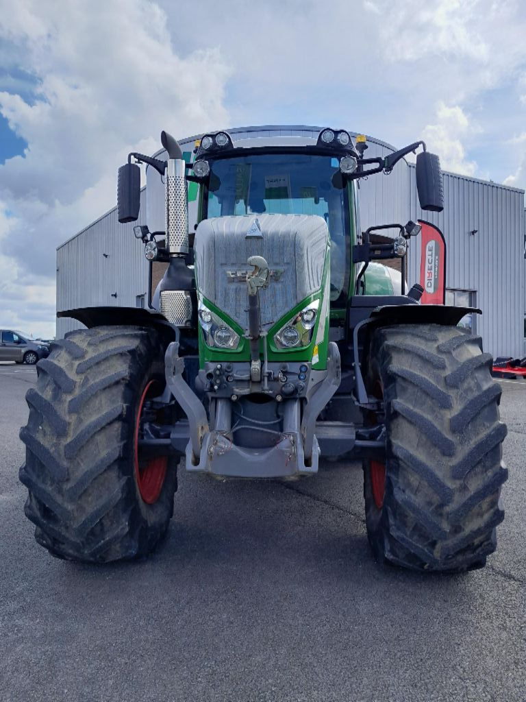 Traktor typu Fendt 826 PROFI PLUS, Gebrauchtmaschine w BAZOGES EN PAREDS (Zdjęcie 4)