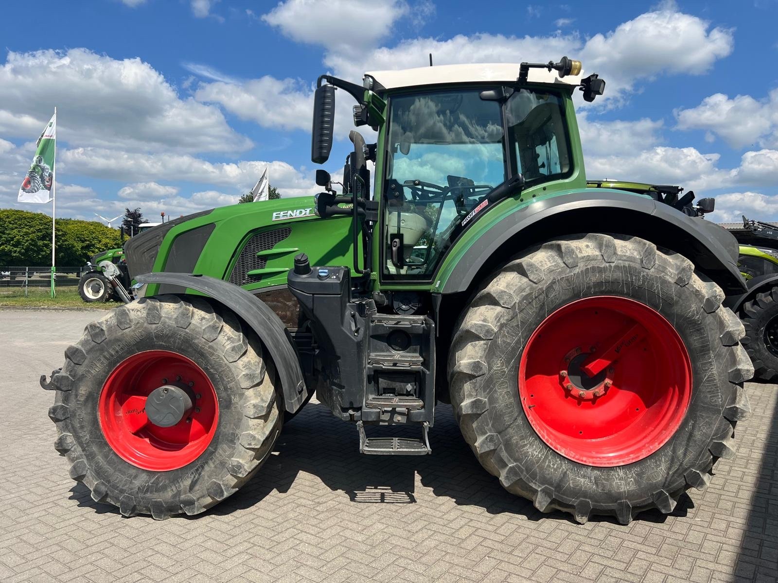 Traktor des Typs Fendt 826 S4, Gebrauchtmaschine in Woldegk (Bild 3)