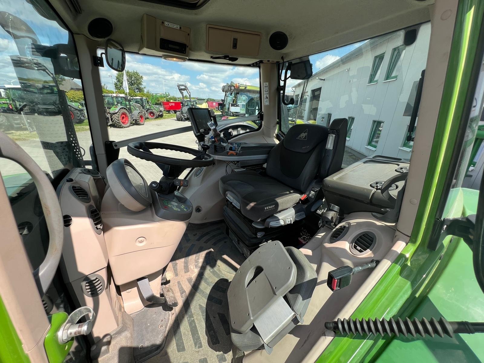 Traktor des Typs Fendt 826 S4, Gebrauchtmaschine in Woldegk (Bild 9)