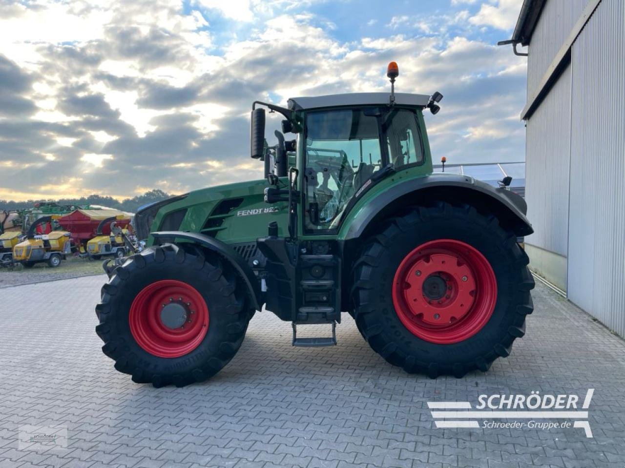 Traktor des Typs Fendt 826 SCR PROFI PLUS, Gebrauchtmaschine in Wildeshausen (Bild 4)