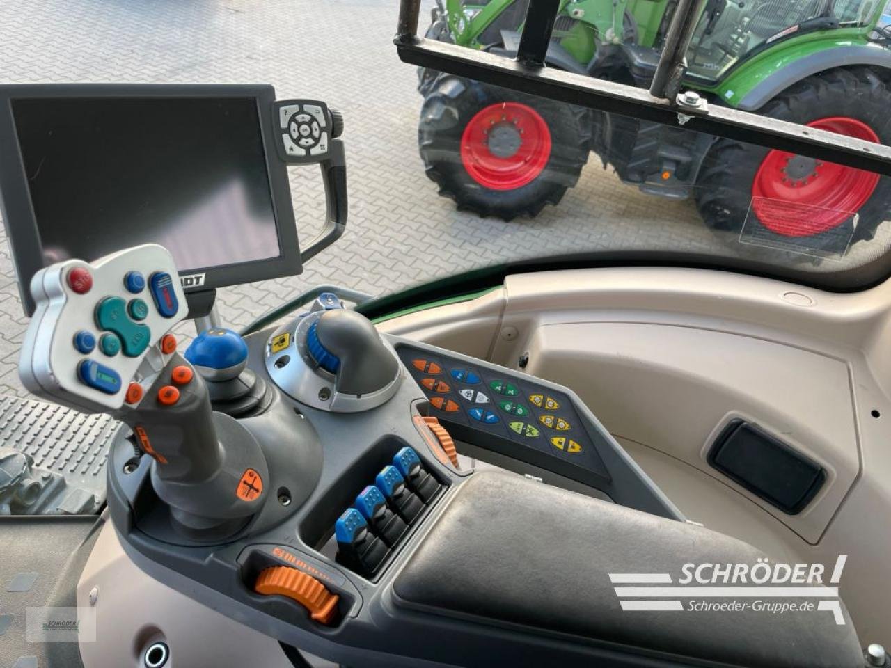 Traktor typu Fendt 826 SCR PROFI PLUS, Gebrauchtmaschine w Wildeshausen (Zdjęcie 13)