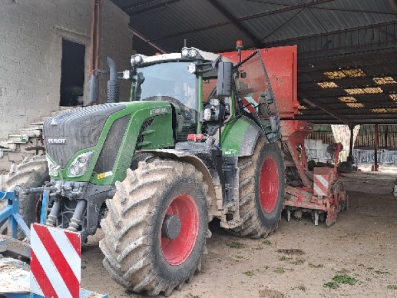 Traktor van het type Fendt 826 VARIO PROFI +, Gebrauchtmaschine in VERT TOULON