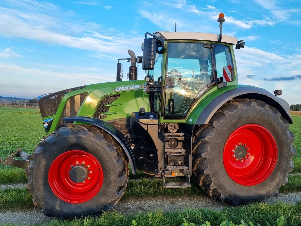 Traktor des Typs Fendt 826 Vario ProfiPlus, Gebrauchtmaschine in Ettling (Bild 1)