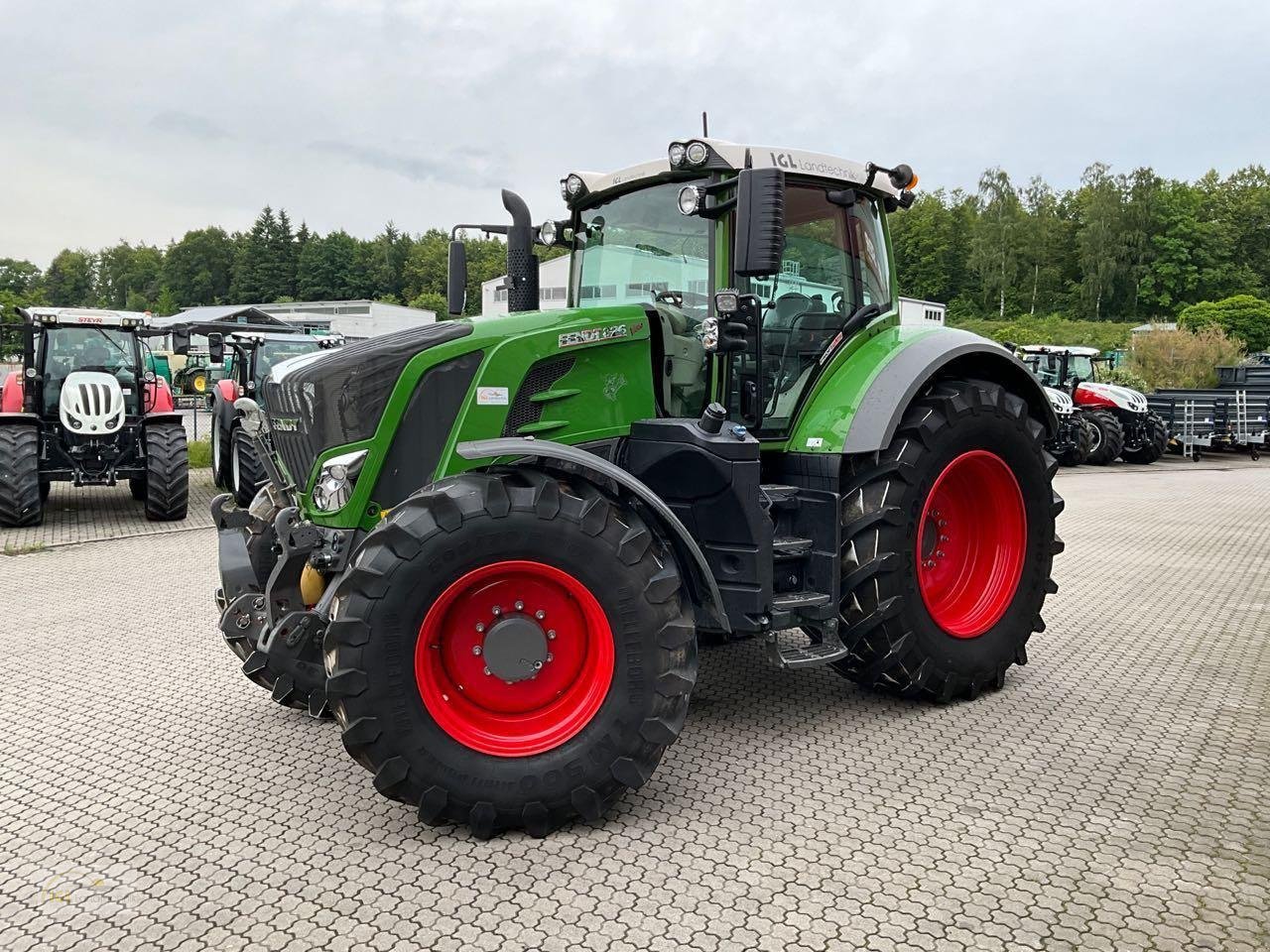 Traktor van het type Fendt 826 Vario S4"MOTOR NEU" Profi Plus, Gebrauchtmaschine in Pfreimd (Foto 3)