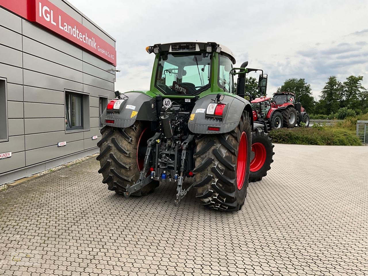 Traktor van het type Fendt 826 Vario S4"MOTOR NEU" Profi Plus, Gebrauchtmaschine in Pfreimd (Foto 14)