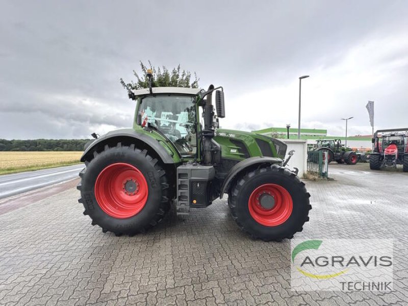 Traktor des Typs Fendt 826 VARIO S4 PROFI PLUS, Gebrauchtmaschine in Barsinghausen-Göxe (Bild 2)