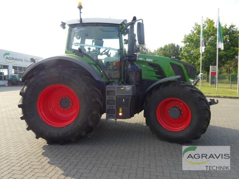 Traktor van het type Fendt 826 VARIO S4 PROFI PLUS, Gebrauchtmaschine in Uelzen (Foto 3)