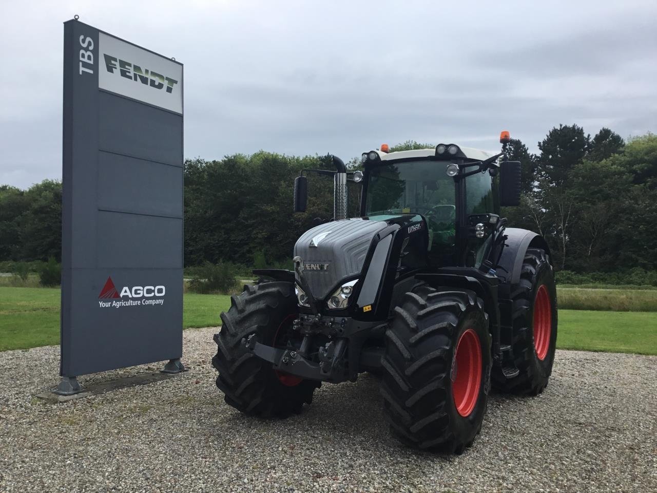 Traktor of the type Fendt 826 VARIO S4, Gebrauchtmaschine in Grindsted (Picture 4)