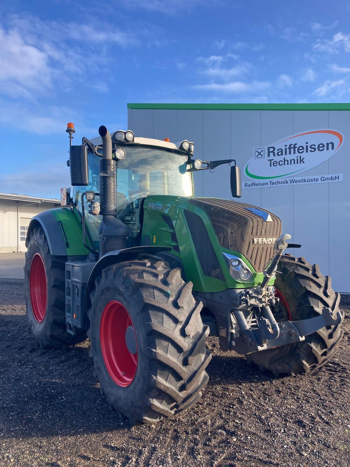 Traktor des Typs Fendt 826 Vario S4, Gebrauchtmaschine in Bevern (Bild 2)