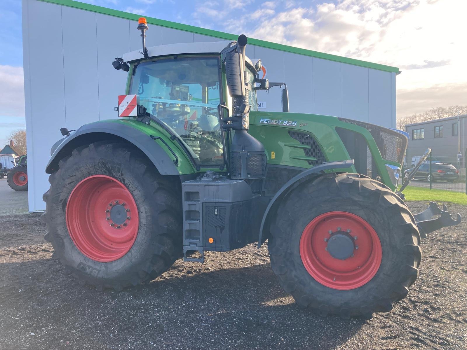 Traktor типа Fendt 826 Vario S4, Gebrauchtmaschine в Bevern (Фотография 4)