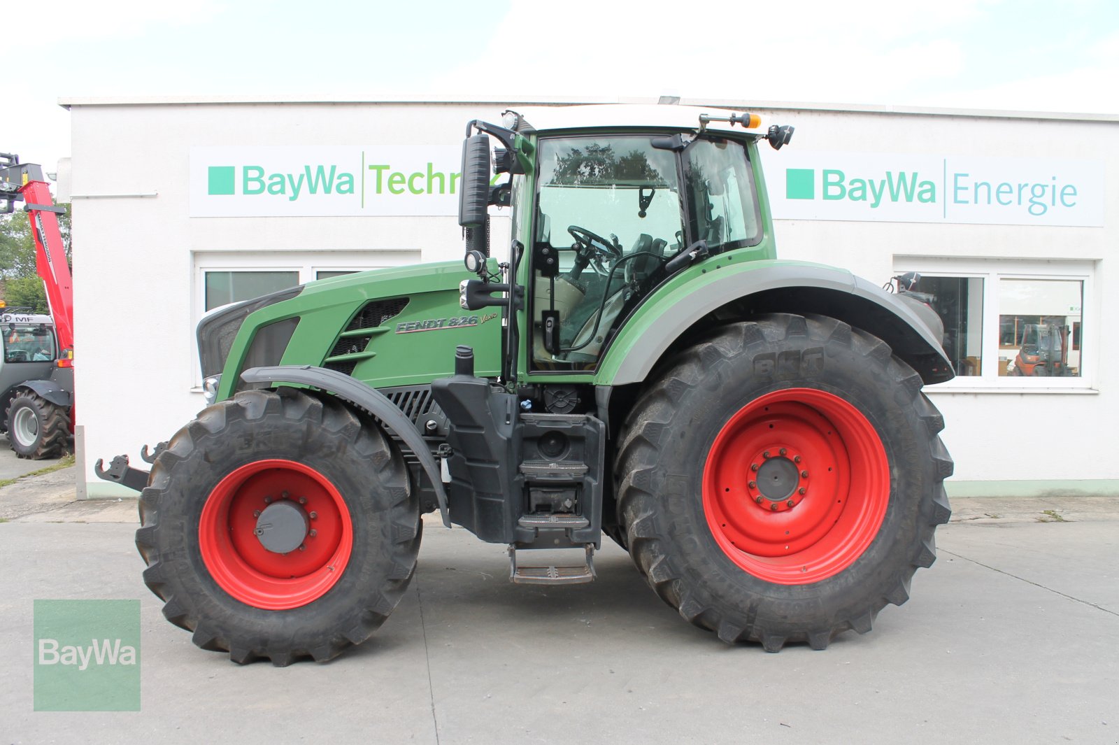 Traktor typu Fendt 826 Vario SCR Profi Plus, Gebrauchtmaschine w Straubing (Zdjęcie 1)