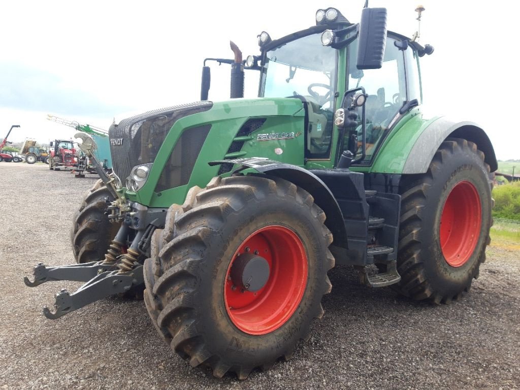 Traktor του τύπου Fendt 828 PROFI +, Gebrauchtmaschine σε CHEVILLON  (MAIZEROY) (Φωτογραφία 1)