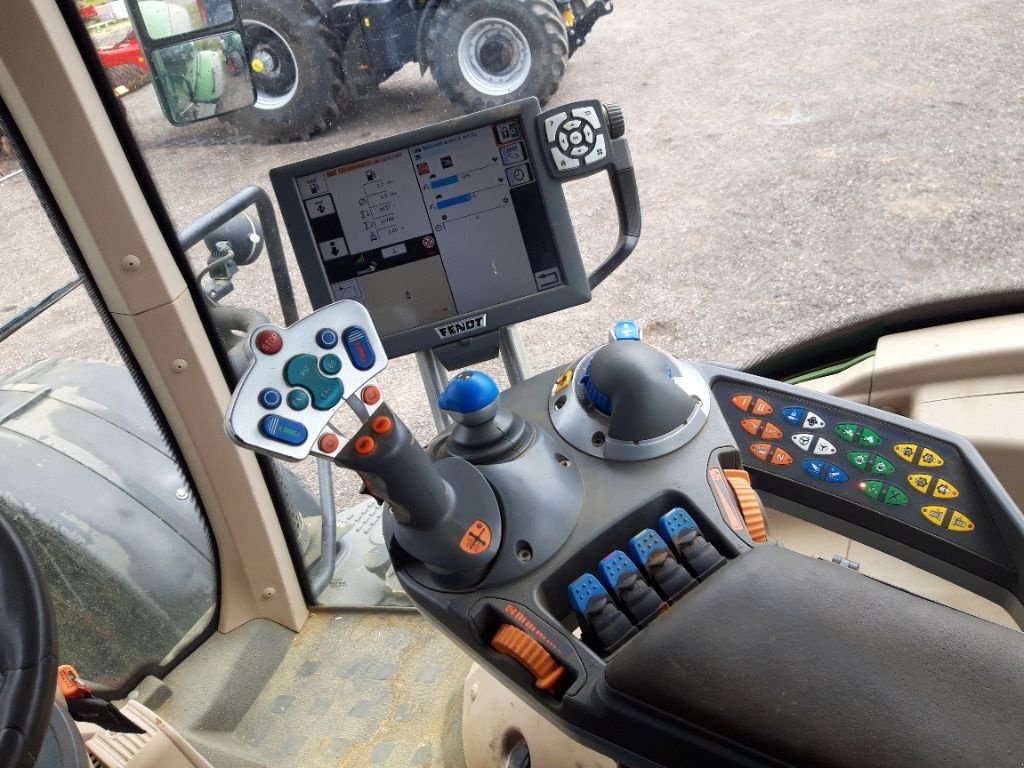 Traktor typu Fendt 828 PROFI +, Gebrauchtmaschine v CHEVILLON  (MAIZEROY) (Obrázok 5)