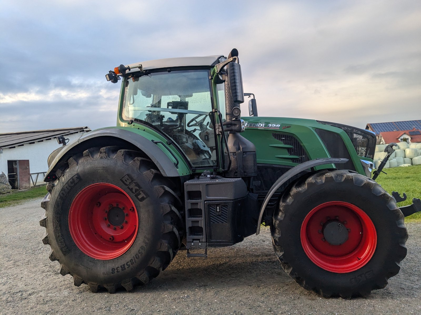 Traktor typu Fendt 828 Profi Plus, Gebrauchtmaschine w Dirlewang (Zdjęcie 3)