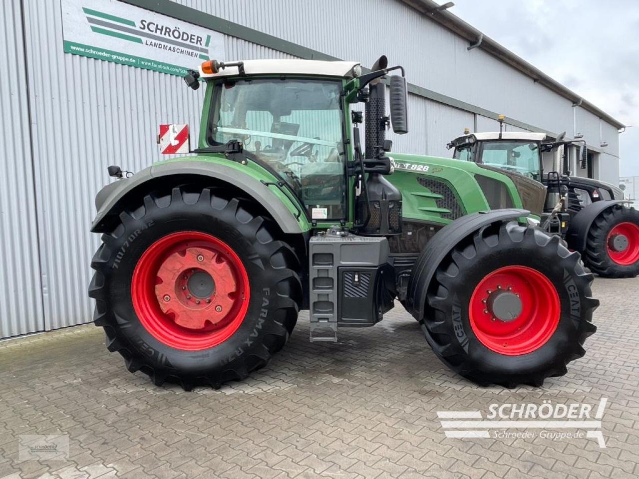 Traktor του τύπου Fendt 828 S4 PROFI PLUS, Gebrauchtmaschine σε Wildeshausen (Φωτογραφία 2)