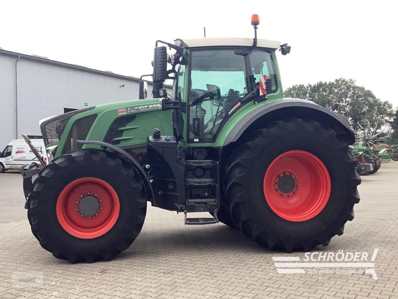 Traktor of the type Fendt 828 S4 PROFI PLUS, Gebrauchtmaschine in Scharrel (Picture 4)