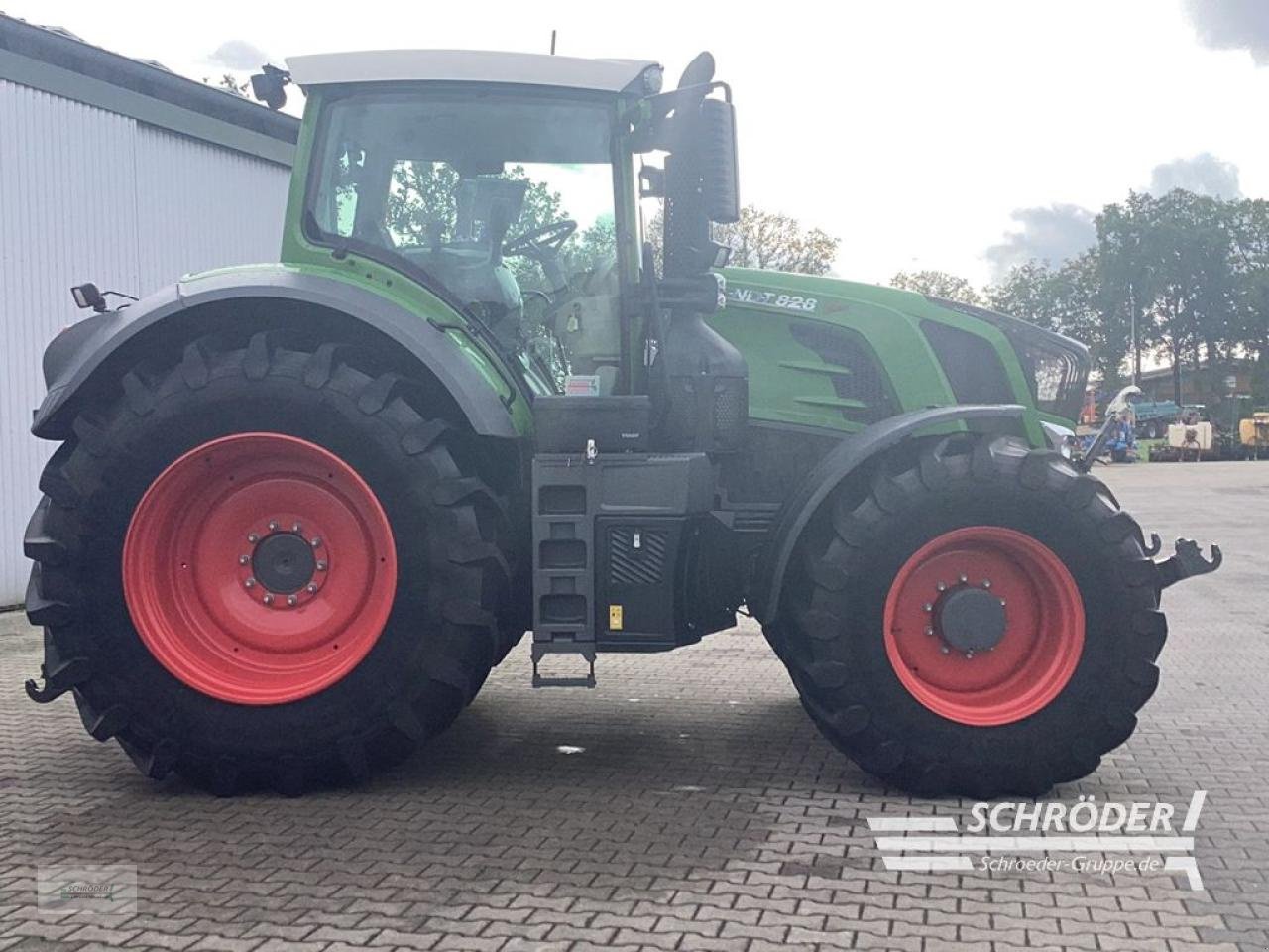 Traktor des Typs Fendt 828 S4 PROFI PLUS, Gebrauchtmaschine in Lastrup (Bild 4)