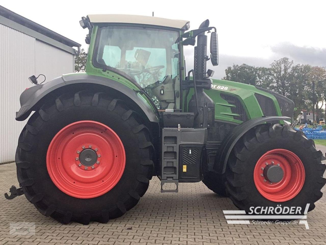 Traktor van het type Fendt 828 S4 PROFI PLUS, Gebrauchtmaschine in Lastrup (Foto 3)