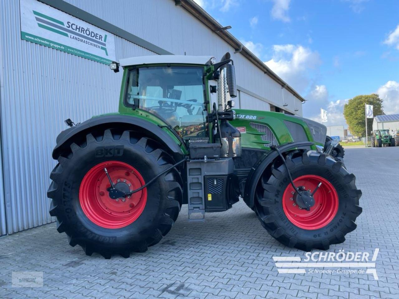 Traktor typu Fendt 828 S4 PROFI PLUS, Gebrauchtmaschine v Wildeshausen (Obrázek 2)